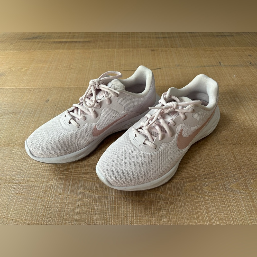 Nike Revolution 6 Women’s Running Shoe, 8, pale pink/purple/peach